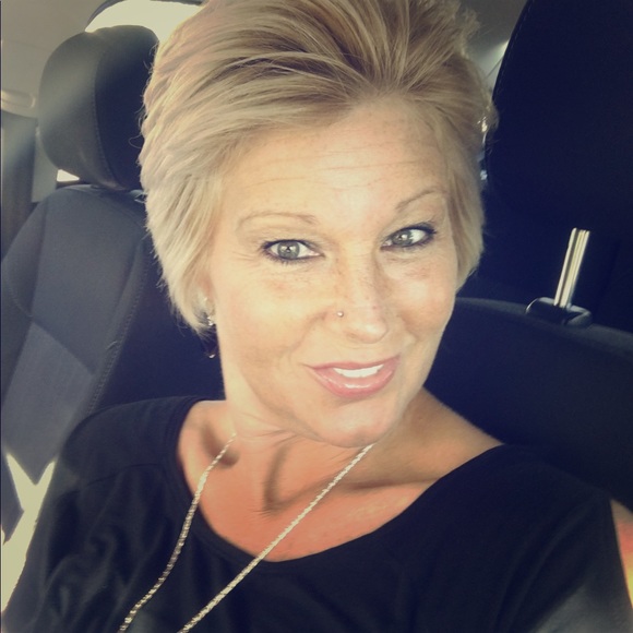 Meet your Posher, Minda - Picture 1 of 1